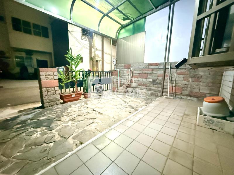 北勢商圈前後臨路車庫美別墅房屋室內格局與周邊環境