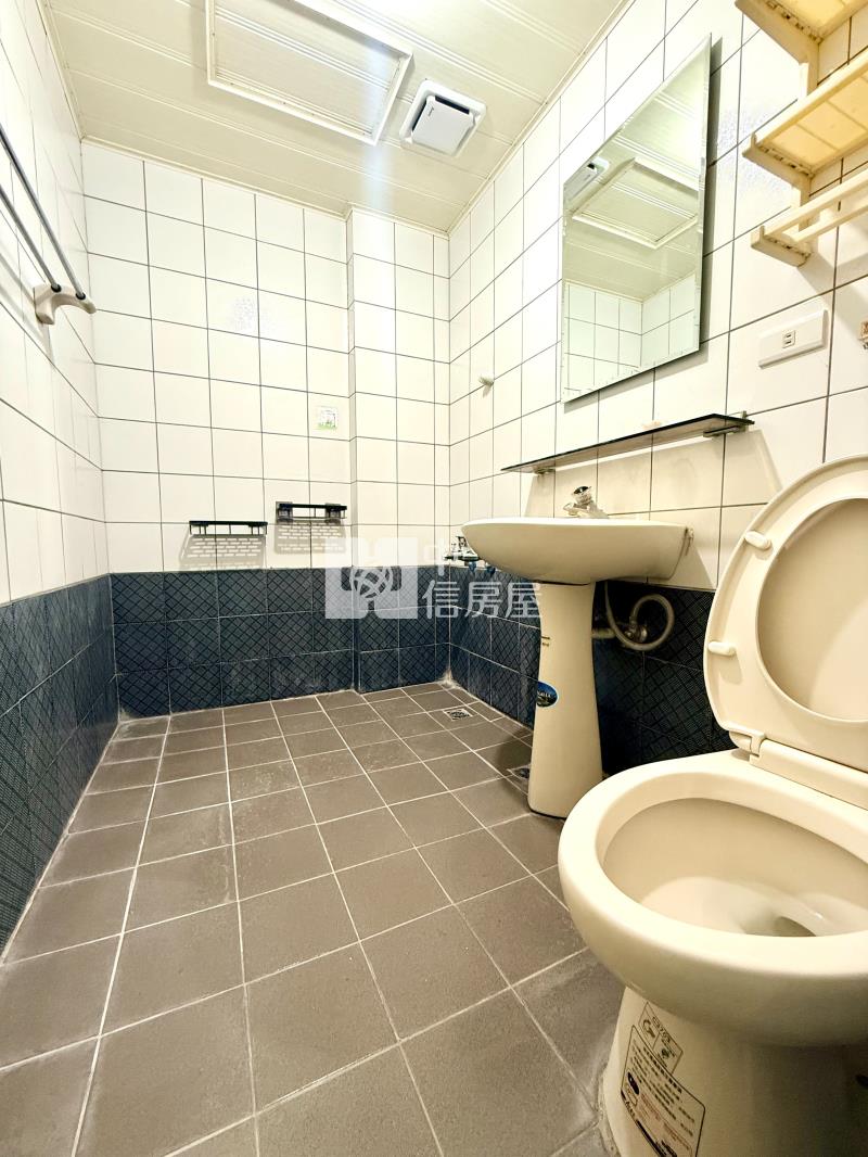 北勢商圈前後臨路車庫美別墅房屋室內格局與周邊環境