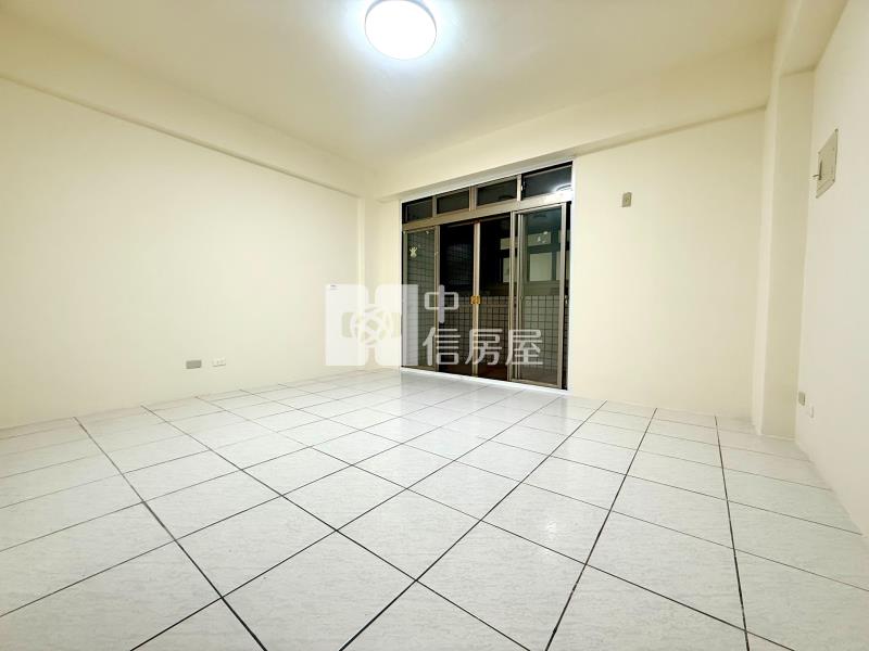 北勢商圈前後臨路車庫美別墅房屋室內格局與周邊環境