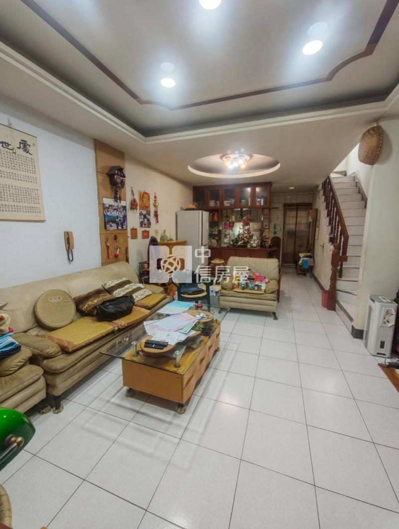 楊梅交流道龍科邊間雙車庫透天房屋室內格局與周邊環境