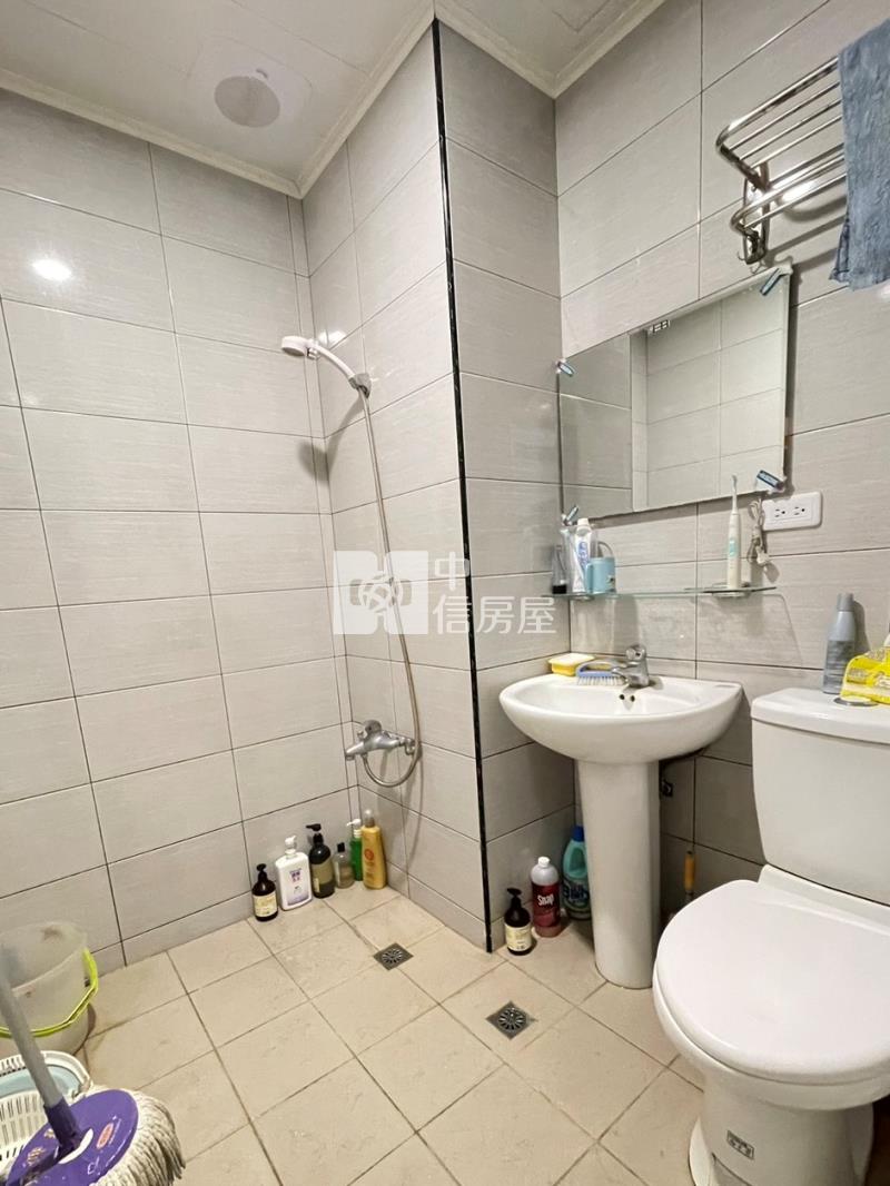 專簽捷運站旁超值套房房屋室內格局與周邊環境