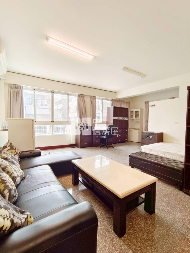 虎尾市區三角窗電梯店面房屋室內格局與周邊環境