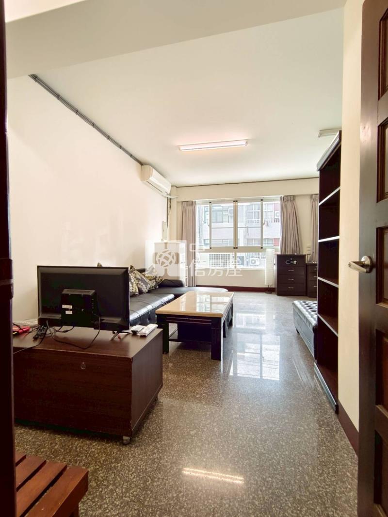 虎尾市區三角窗電梯店面房屋室內格局與周邊環境