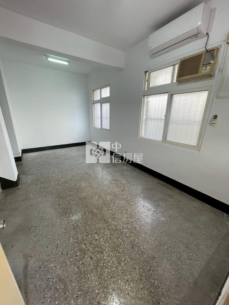 斗六中南路邊間透天房屋室內格局與周邊環境