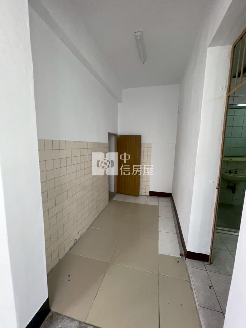 斗六中南路邊間透天房屋室內格局與周邊環境