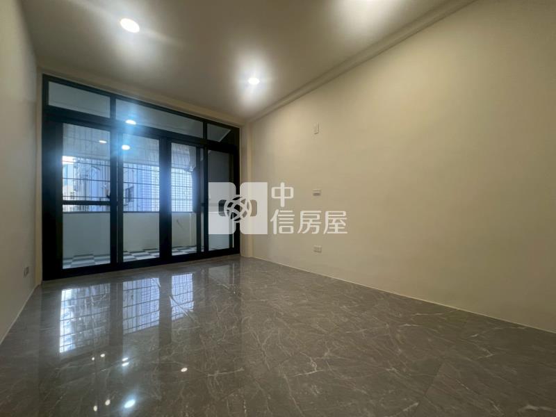 藝文中心大地坪雙車孝親美透天房屋室內格局與周邊環境