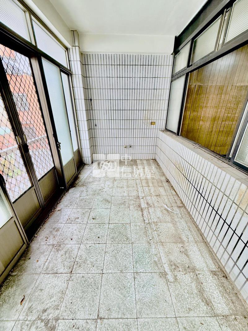 東區LaLaport超值透天房屋室內格局與周邊環境