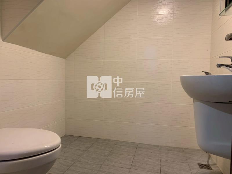 安和路三面採光大面寬車墅房屋室內格局與周邊環境