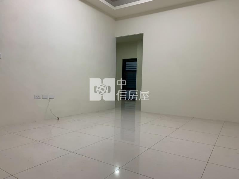 安和路三面採光大面寬車墅房屋室內格局與周邊環境