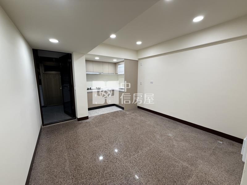 近體育園區精裝全新整理美3+1房房屋室內格局與周邊環境