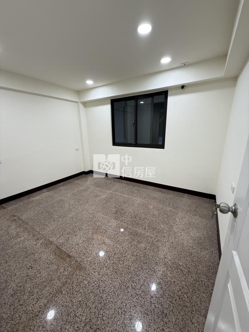 近體育園區精裝全新整理美3+1房房屋室內格局與周邊環境