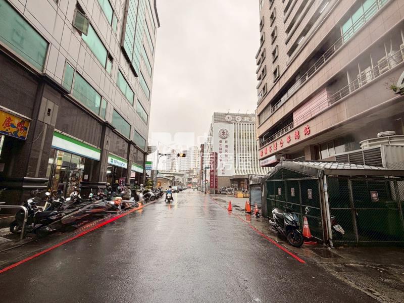 中壢車站、未來捷運A23站、中壢國小便宜2房房屋室內格局與周邊環境