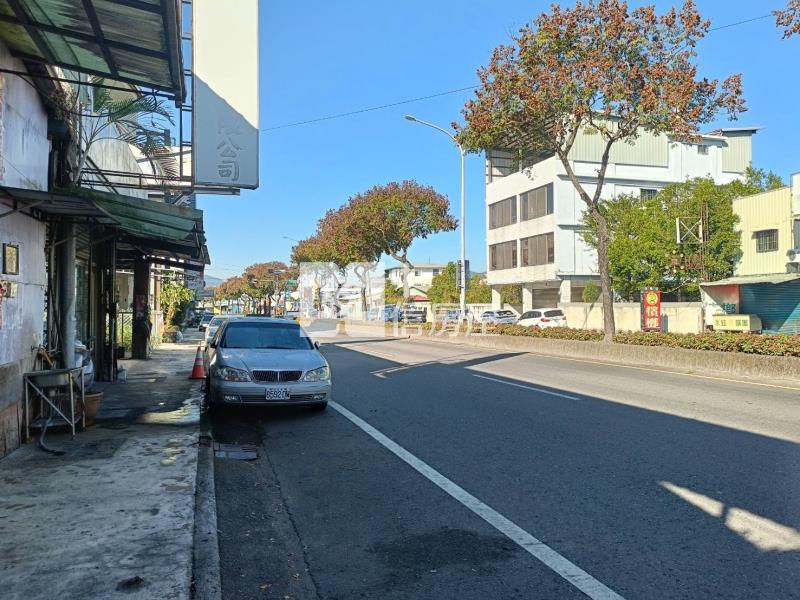 信義大建地房屋室內格局與周邊環境