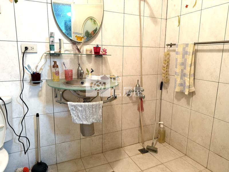 龍興國中4房雙車位透天房屋室內格局與周邊環境