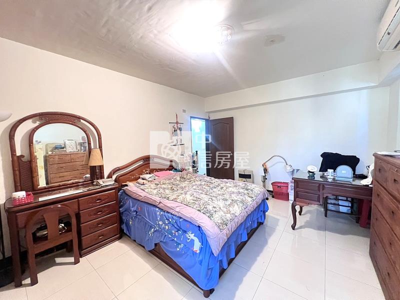 楊梅蘋果村雙拼前院停車別墅房屋室內格局與周邊環境