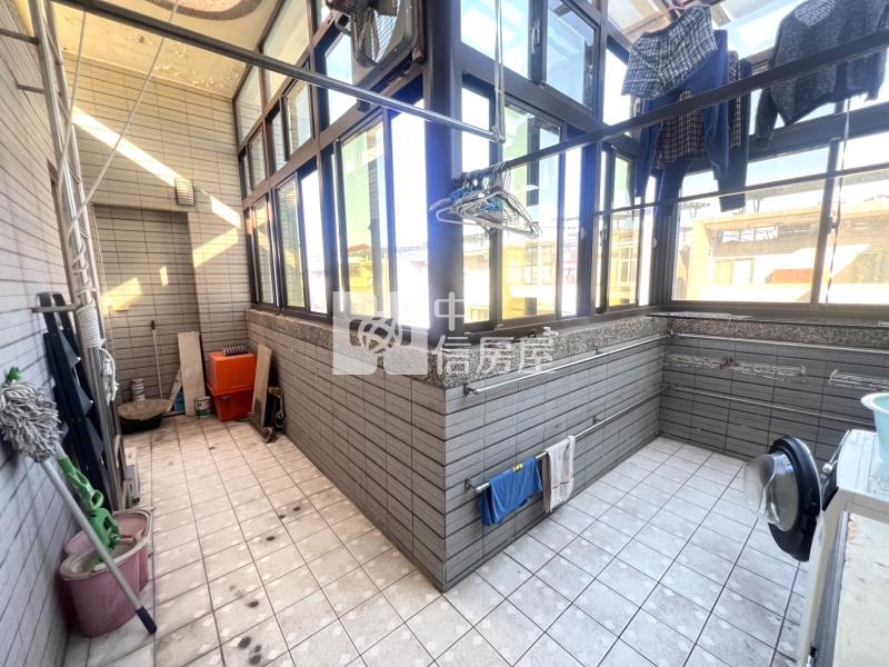 楊梅蘋果村雙拼前院停車別墅房屋室內格局與周邊環境