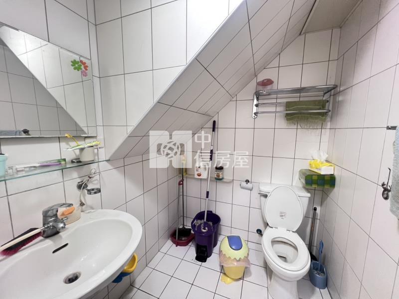 楊梅蘋果村雙拼前院停車別墅房屋室內格局與周邊環境