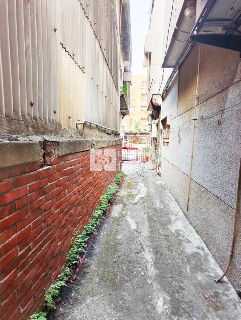 中華東路地76坪10米大面寬捷運願景豪邸房屋室內格局與周邊環境