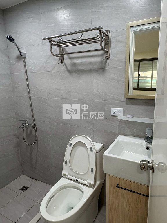 中原大學一樓前院停車(中信卓越團隊)房屋室內格局與周邊環境