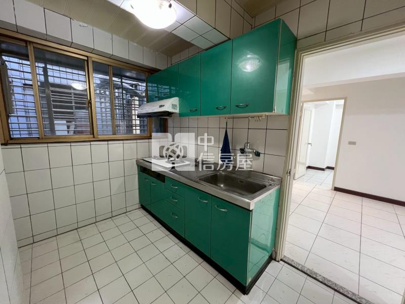 6W27藝文商圈慈華街邊間華廈房屋室內格局與周邊環境