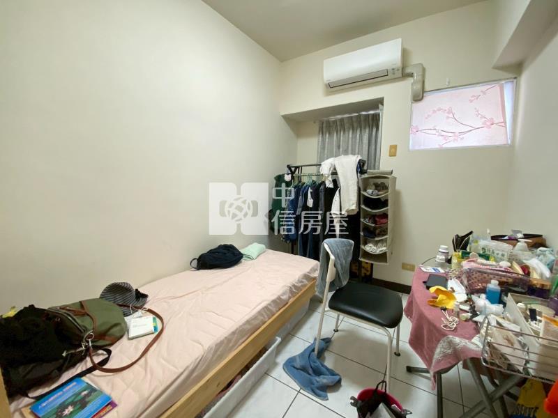 五期文心尊龍大四房平車房屋室內格局與周邊環境