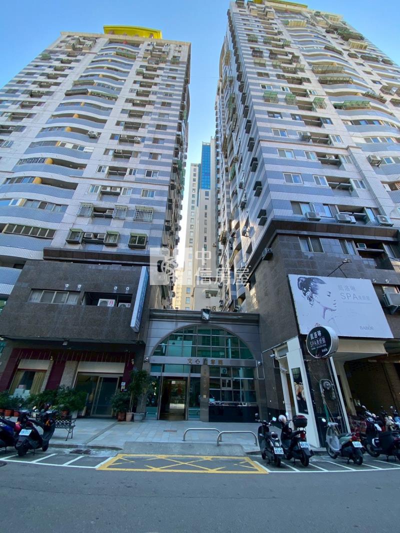 五期文心尊龍大四房平車房屋室內格局與周邊環境