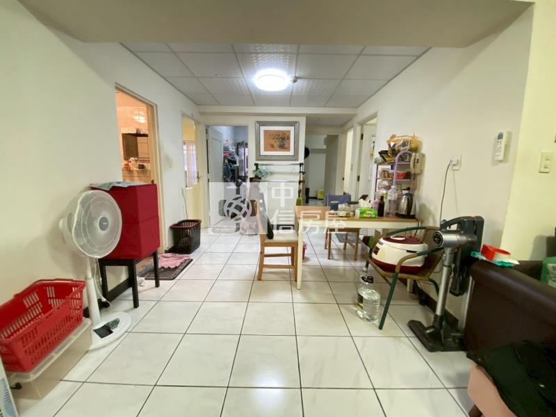 五期文心尊龍大四房平車房屋室內格局與周邊環境