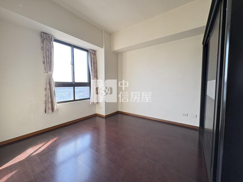 十三期視野美兩房機上車位房屋室內格局與周邊環境