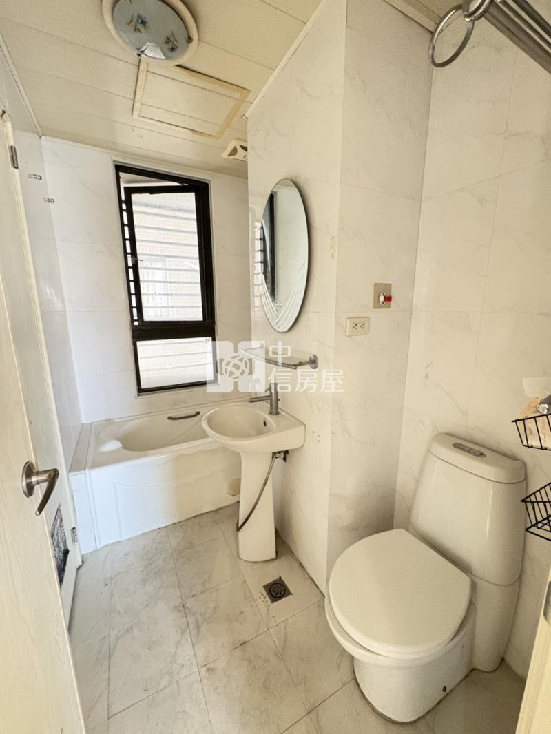 十三期視野美兩房機上車位房屋室內格局與周邊環境