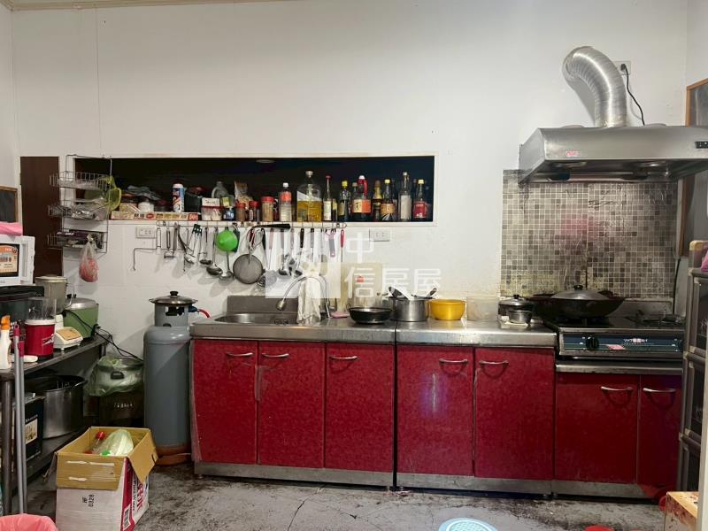 低總價臨10米路透店房屋室內格局與周邊環境