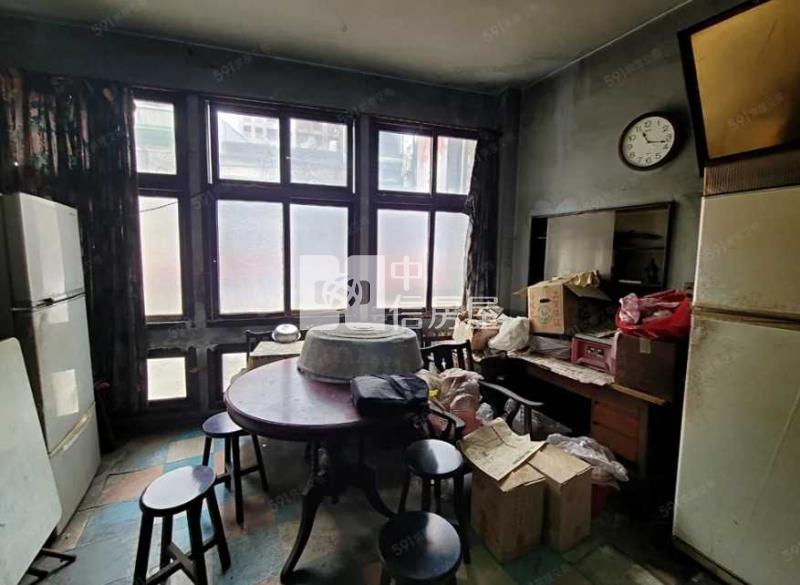 中壢商業區雙面臨路透店房屋室內格局與周邊環境