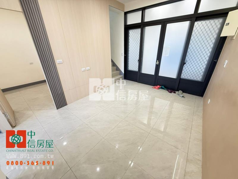 崎子頭大面寬車庫別墅房屋室內格局與周邊環境