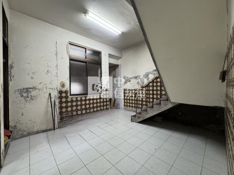 近水湳商圈大地坪角間別墅房屋室內格局與周邊環境