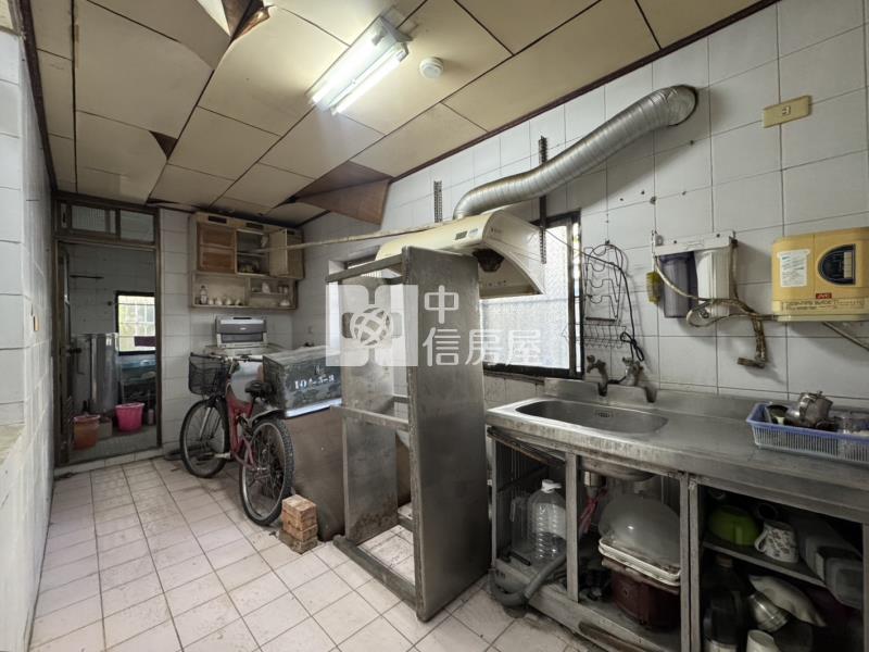 近水湳商圈大地坪角間別墅房屋室內格局與周邊環境