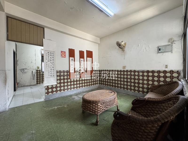 近水湳商圈大地坪角間別墅房屋室內格局與周邊環境