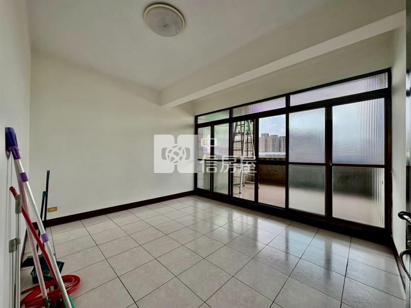 專任!北屯太平交界臨路大透天可店住合一房屋室內格局與周邊環境