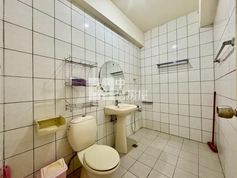 專任!北屯太平交界臨路大透天可店住合一房屋室內格局與周邊環境