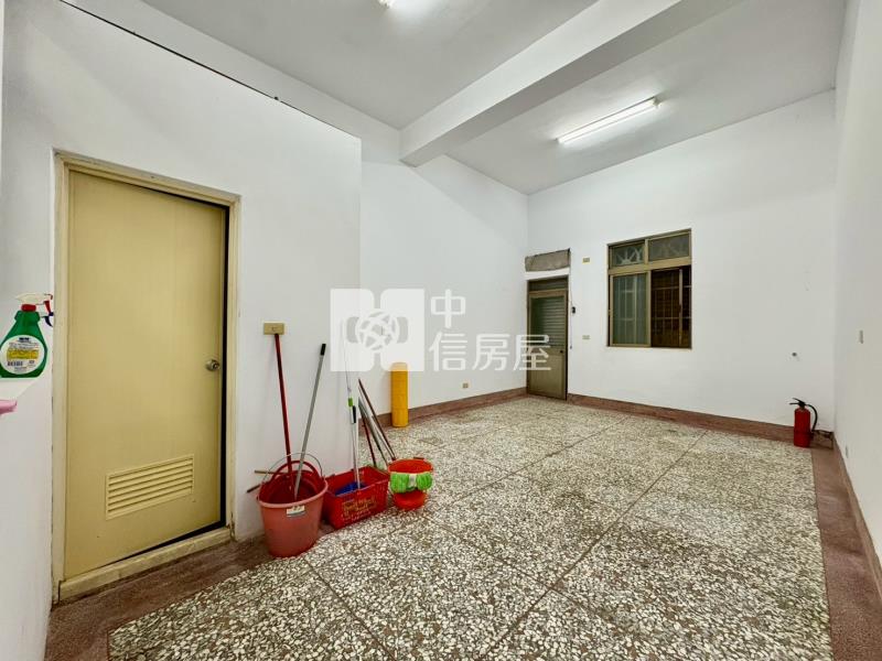 專任!北屯太平交界臨路大透天可店住合一房屋室內格局與周邊環境