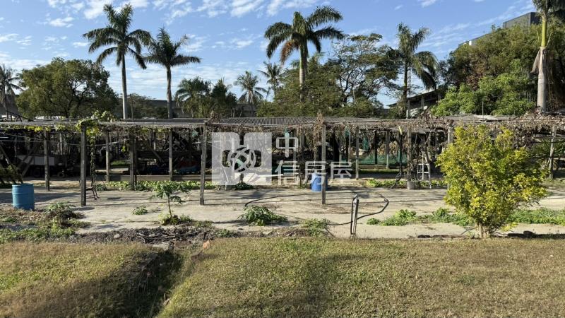 歸仁高鐵橋下105坪甲種建築用地房屋室內格局與周邊環境