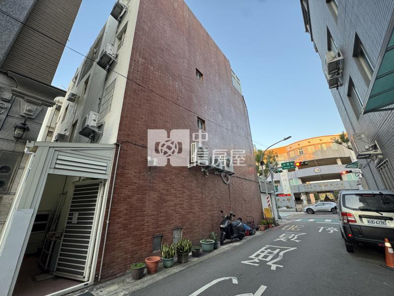 忠福三角窗透店房屋室內格局與周邊環境