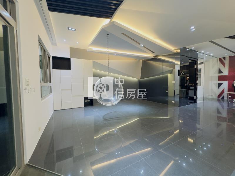 平鎮巴黎春天樓中樓四房三衛車房屋室內格局與周邊環境