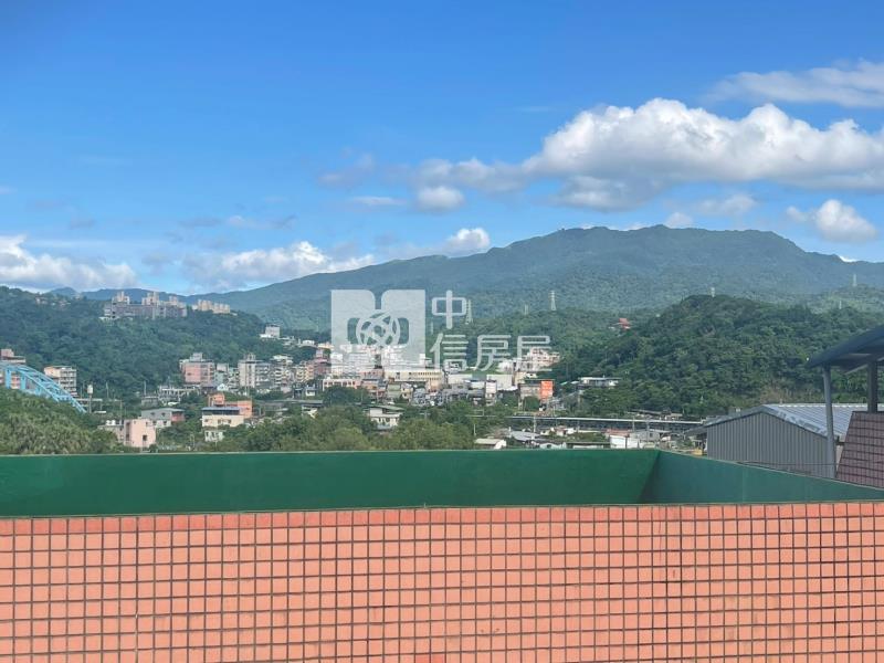 ●八德路小山高球旁透天房屋室內格局與周邊環境