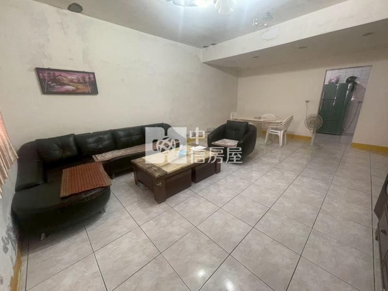 ●八德路小山高球旁透天房屋室內格局與周邊環境