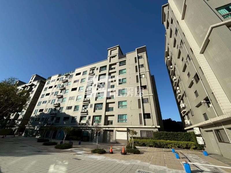 583長庚特區雙車位店面房屋室內格局與周邊環境