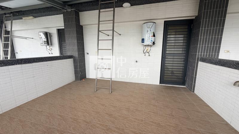 麟洛20米路全新黃金店面房屋室內格局與周邊環境