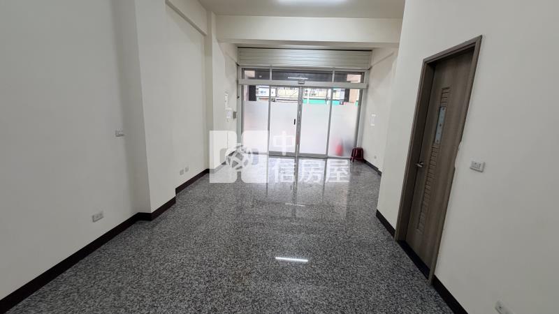 麟洛20米路全新黃金店面房屋室內格局與周邊環境