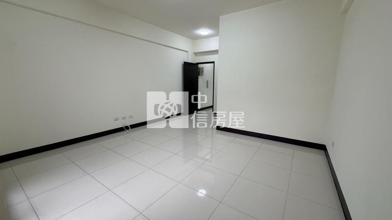 麟洛20米路全新黃金店面房屋室內格局與周邊環境