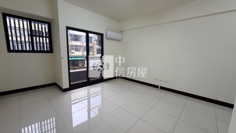 麟洛20米路全新黃金店面房屋室內格局與周邊環境