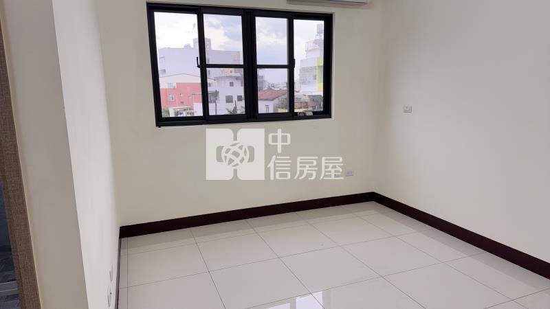 麟洛20米路全新黃金店面房屋室內格局與周邊環境