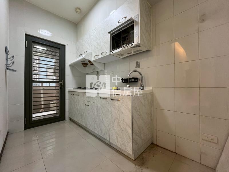 榮興商圈｜順天新科高樓層兩房機上車位房屋室內格局與周邊環境